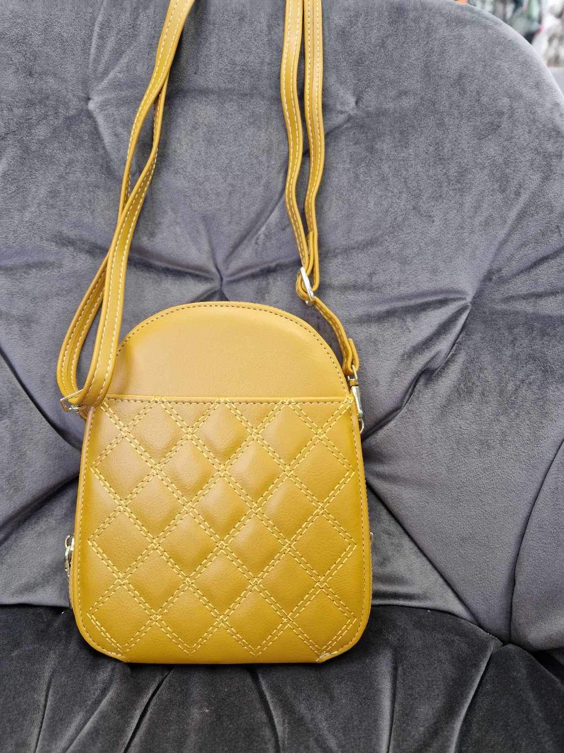 Oval Quilted Crossover Bag (8537)
